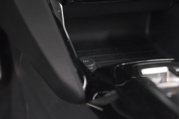 Peugeot 2008 PureTech 130 EAT8 GT | Camera | Parkeersensoren | Apple Carplay