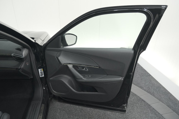 Peugeot 2008 PureTech 130 EAT8 GT | Camera | Parkeersensoren | Apple Carplay