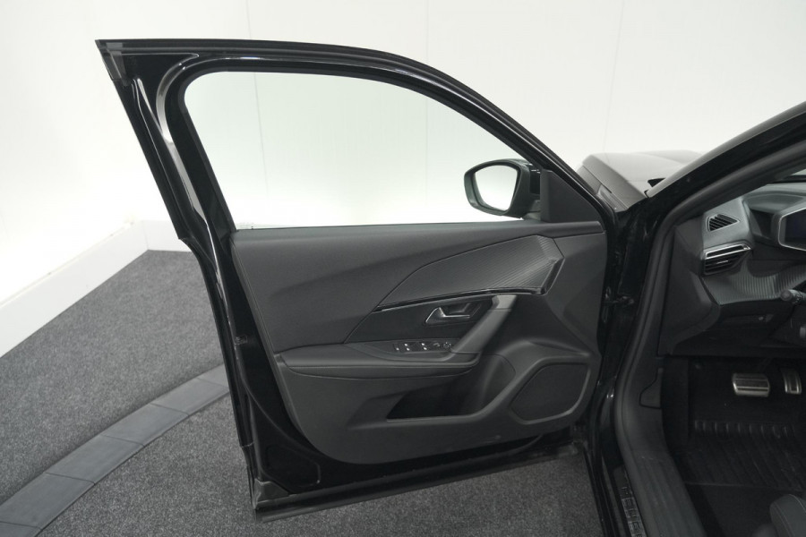 Peugeot 2008 PureTech 130 EAT8 GT | Camera | Parkeersensoren | Apple Carplay