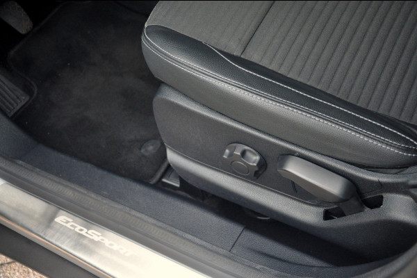 Ford EcoSport 1.0 EcoBoost 125 PK Titanium | Navigatie | Trekhaak | All season |  Nette staat!