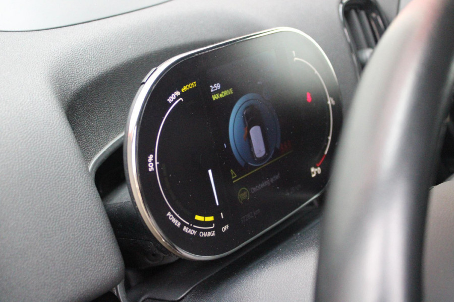 MINI Countryman 2.0 Cooper S E 220PK ALL4 CHILI | UNION JACK ACHTERLICHTEN | LEDEREN BEKLEDING | ELEKTRISCH BEDIENBARE VOORSTOELEN MET GEHEUGENFUNSCTIE OP DE BESTUURDERSSTOEL | STOEL/VOORRUIT VERWARMING | FULL LED KOPLAMPEN | DRAADLOZE APPLE CARPLAY/ANDROID AUTO | DRAADLOZE TELEFOONLADER | NAVIGATIE | EXTRA GETINTE ACHTERRUITEN | ZWART DAK | 18" LICHTMETALEN VELGEN BLACK 10 SPAAKS | ACHTERUITRIJ CAMERA | PARKEERSENSOREN VOOR EN ACHTER | CLIMATE CONTROL | KEYLESS ENTRY/START | HUD (HEAD UP DISPLAY) | ADAPTIVE CRUISE CONTROL | DAB+ RADIO | DONKERE HEMEL BEKLEDING |