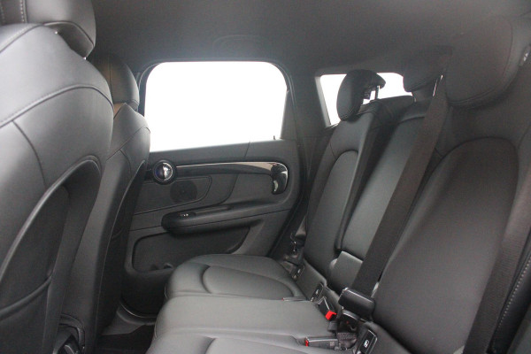 MINI Countryman 2.0 Cooper S E 220PK ALL4 CHILI | UNION JACK ACHTERLICHTEN | LEDEREN BEKLEDING | ELEKTRISCH BEDIENBARE VOORSTOELEN MET GEHEUGENFUNSCTIE OP DE BESTUURDERSSTOEL | STOEL/VOORRUIT VERWARMING | FULL LED KOPLAMPEN | DRAADLOZE APPLE CARPLAY/ANDROID AUTO | DRAADLOZE TELEFOONLADER | NAVIGATIE | EXTRA GETINTE ACHTERRUITEN | ZWART DAK | 18" LICHTMETALEN VELGEN BLACK 10 SPAAKS | ACHTERUITRIJ CAMERA | PARKEERSENSOREN VOOR EN ACHTER | CLIMATE CONTROL | KEYLESS ENTRY/START | HUD (HEAD UP DISPLAY) | ADAPTIVE CRUISE CONTROL | DAB+ RADIO | DONKERE HEMEL BEKLEDING |