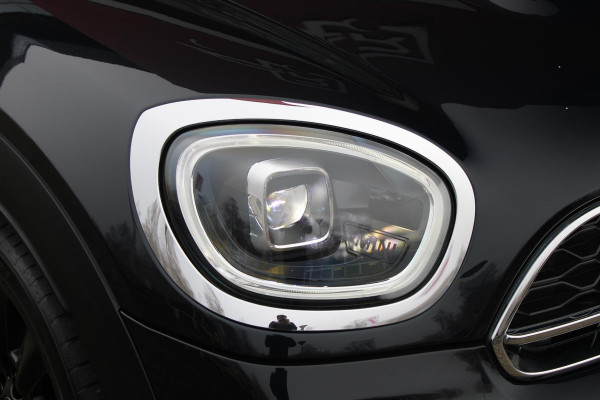 MINI Countryman 2.0 Cooper S E 220PK ALL4 CHILI | UNION JACK ACHTERLICHTEN | LEDEREN BEKLEDING | ELEKTRISCH BEDIENBARE VOORSTOELEN MET GEHEUGENFUNSCTIE OP DE BESTUURDERSSTOEL | STOEL/VOORRUIT VERWARMING | FULL LED KOPLAMPEN | DRAADLOZE APPLE CARPLAY/ANDROID AUTO | DRAADLOZE TELEFOONLADER | NAVIGATIE | EXTRA GETINTE ACHTERRUITEN | ZWART DAK | 18" LICHTMETALEN VELGEN BLACK 10 SPAAKS | ACHTERUITRIJ CAMERA | PARKEERSENSOREN VOOR EN ACHTER | CLIMATE CONTROL | KEYLESS ENTRY/START | HUD (HEAD UP DISPLAY) | ADAPTIVE CRUISE CONTROL | DAB+ RADIO | DONKERE HEMEL BEKLEDING |