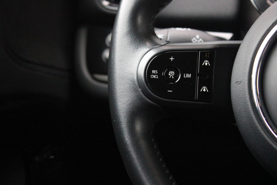 MINI Countryman 2.0 Cooper S E 220PK ALL4 CHILI | UNION JACK ACHTERLICHTEN | LEDEREN BEKLEDING | ELEKTRISCH BEDIENBARE VOORSTOELEN MET GEHEUGENFUNSCTIE OP DE BESTUURDERSSTOEL | STOEL/VOORRUIT VERWARMING | FULL LED KOPLAMPEN | DRAADLOZE APPLE CARPLAY/ANDROID AUTO | DRAADLOZE TELEFOONLADER | NAVIGATIE | EXTRA GETINTE ACHTERRUITEN | ZWART DAK | 18" LICHTMETALEN VELGEN BLACK 10 SPAAKS | ACHTERUITRIJ CAMERA | PARKEERSENSOREN VOOR EN ACHTER | CLIMATE CONTROL | KEYLESS ENTRY/START | HUD (HEAD UP DISPLAY) | ADAPTIVE CRUISE CONTROL | DAB+ RADIO | DONKERE HEMEL BEKLEDING |