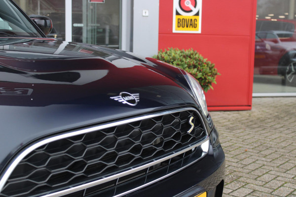 MINI Countryman 2.0 Cooper S E 220PK ALL4 CHILI | UNION JACK ACHTERLICHTEN | LEDEREN BEKLEDING | ELEKTRISCH BEDIENBARE VOORSTOELEN MET GEHEUGENFUNSCTIE OP DE BESTUURDERSSTOEL | STOEL/VOORRUIT VERWARMING | FULL LED KOPLAMPEN | DRAADLOZE APPLE CARPLAY/ANDROID AUTO | DRAADLOZE TELEFOONLADER | NAVIGATIE | EXTRA GETINTE ACHTERRUITEN | ZWART DAK | 18" LICHTMETALEN VELGEN BLACK 10 SPAAKS | ACHTERUITRIJ CAMERA | PARKEERSENSOREN VOOR EN ACHTER | CLIMATE CONTROL | KEYLESS ENTRY/START | HUD (HEAD UP DISPLAY) | ADAPTIVE CRUISE CONTROL | DAB+ RADIO | DONKERE HEMEL BEKLEDING |