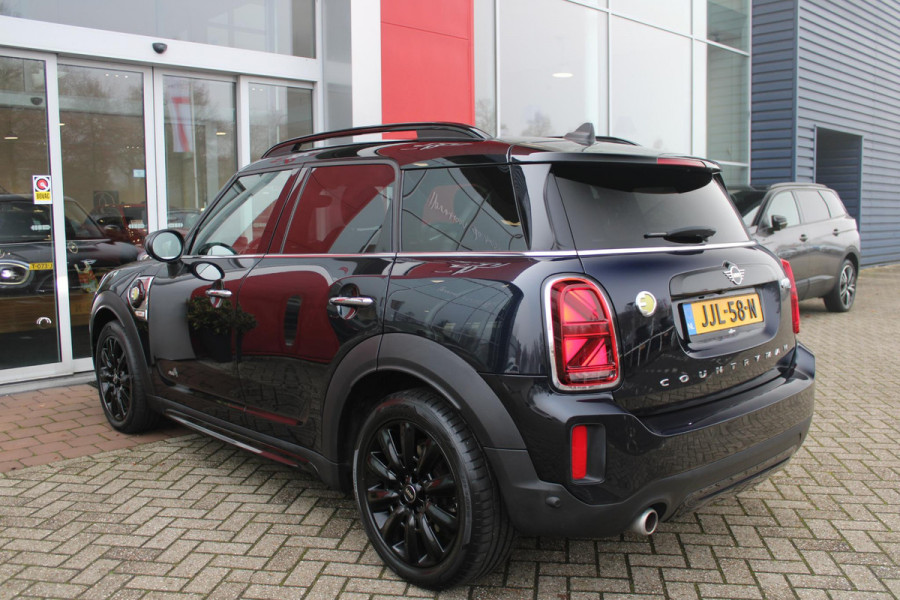 MINI Countryman 2.0 Cooper S E 220PK ALL4 CHILI | UNION JACK ACHTERLICHTEN | LEDEREN BEKLEDING | ELEKTRISCH BEDIENBARE VOORSTOELEN MET GEHEUGENFUNSCTIE OP DE BESTUURDERSSTOEL | STOEL/VOORRUIT VERWARMING | FULL LED KOPLAMPEN | DRAADLOZE APPLE CARPLAY/ANDROID AUTO | DRAADLOZE TELEFOONLADER | NAVIGATIE | EXTRA GETINTE ACHTERRUITEN | ZWART DAK | 18" LICHTMETALEN VELGEN BLACK 10 SPAAKS | ACHTERUITRIJ CAMERA | PARKEERSENSOREN VOOR EN ACHTER | CLIMATE CONTROL | KEYLESS ENTRY/START | HUD (HEAD UP DISPLAY) | ADAPTIVE CRUISE CONTROL | DAB+ RADIO | DONKERE HEMEL BEKLEDING |