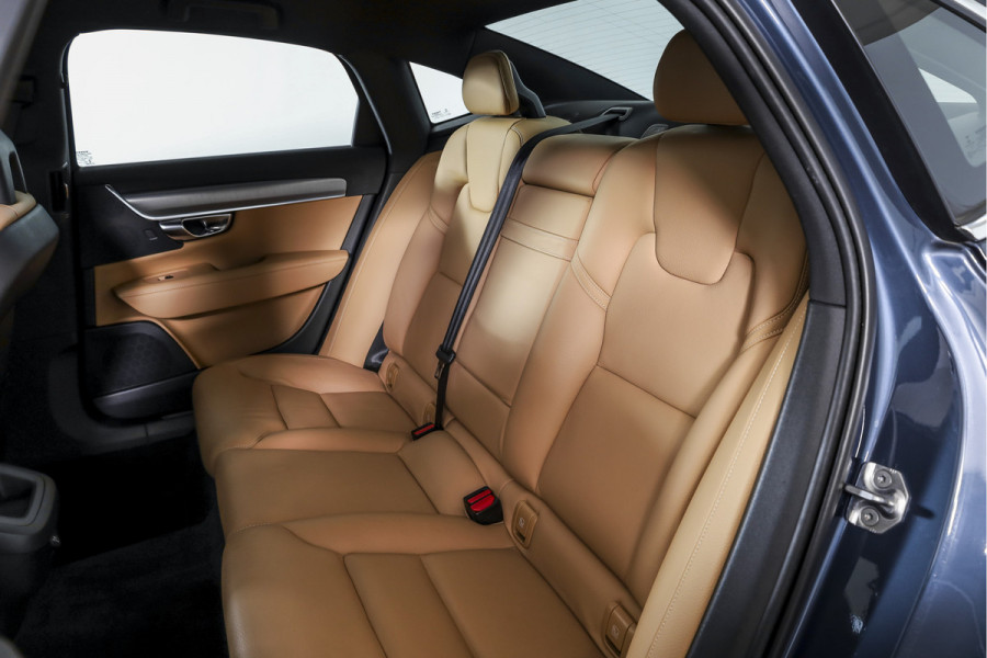 Volvo S90 2.0 T4 190 PK Momentum+ - Automaat Orig. NL | Polestar Engineerd | Dig. Cockpit | Cruise | Stoelverw. | PDC | NAV + App. Connect | ECC | Elek.Trekhaak | LM 18" |