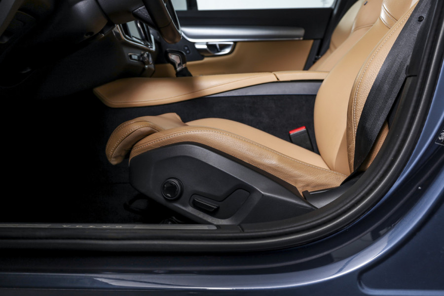 Volvo S90 2.0 T4 190 PK Momentum+ - Automaat Orig. NL | Polestar Engineerd | Dig. Cockpit | Cruise | Stoelverw. | PDC | NAV + App. Connect | ECC | Elek.Trekhaak | LM 18" |
