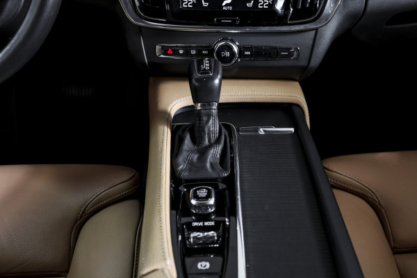 Volvo S90 2.0 T4 190 PK Momentum+ - Automaat Orig. NL | Polestar Engineerd | Dig. Cockpit | Cruise | Stoelverw. | PDC | NAV + App. Connect | ECC | Elek.Trekhaak | LM 18" |