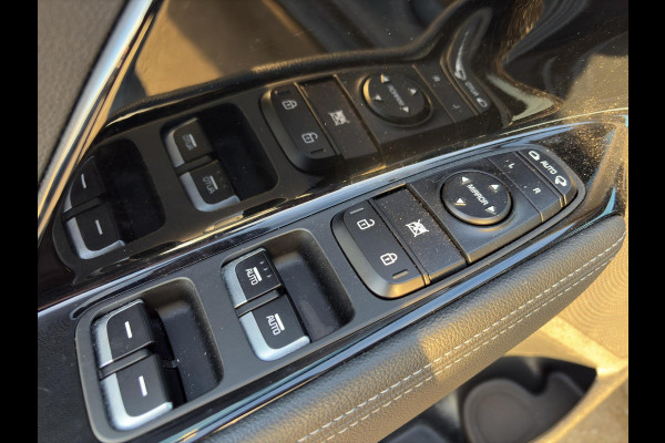 Kia Niro 1.6 GDi Hybrid DynamicLine Automaat | Navi | Clima | Cruise | LMV | Camera | H-Leder | Apple Carplay & Android Auto |