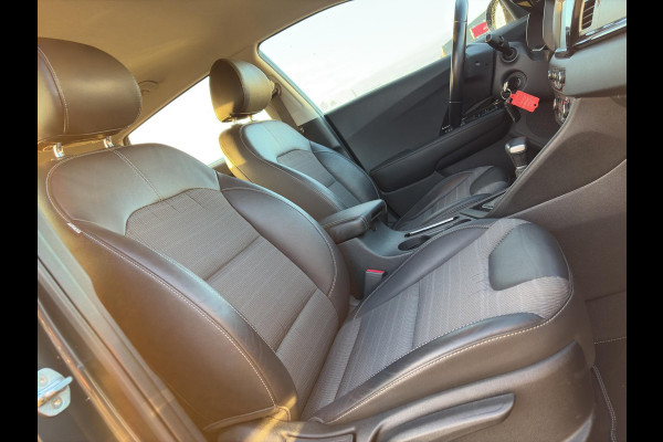Kia Niro 1.6 GDi Hybrid DynamicLine Automaat | Navi | Clima | Cruise | LMV | Camera | H-Leder | Apple Carplay & Android Auto |