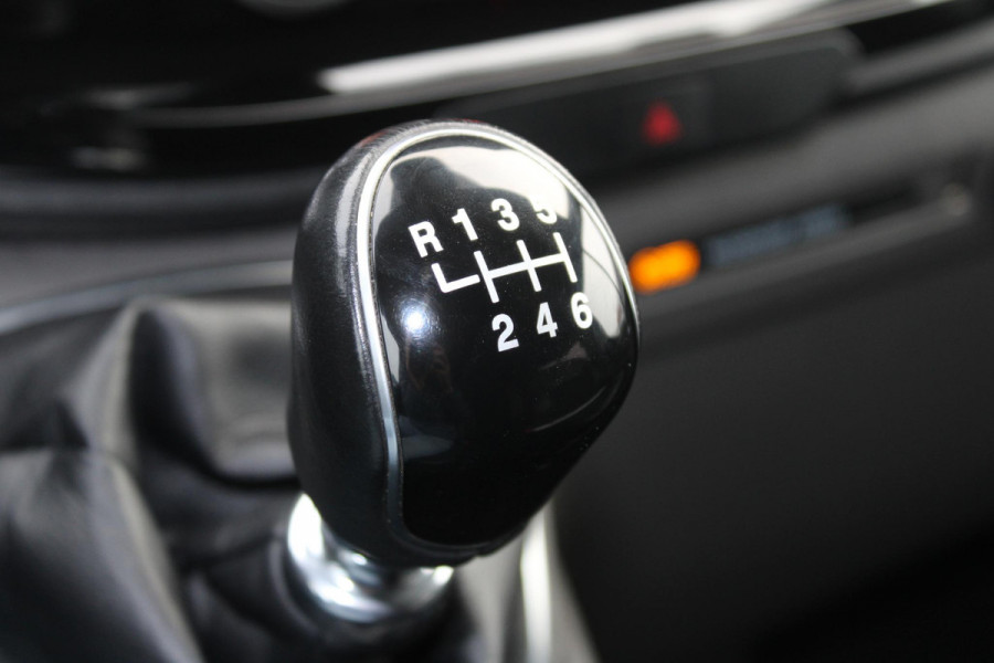 Ford Transit Custom Dubbele Cabine 320 2.0 TDCI L2H1 Sport | Trekhaak | Camera | Winterpack | 18 INCH Lichtmetalen Velgen | Airco | Adaptieve Cruise Control