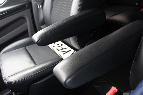 Ford Transit Custom Dubbele Cabine 320 2.0 TDCI L2H1 Sport | Trekhaak | Camera | Winterpack | 18 INCH Lichtmetalen Velgen | Airco | Adaptieve Cruise Control