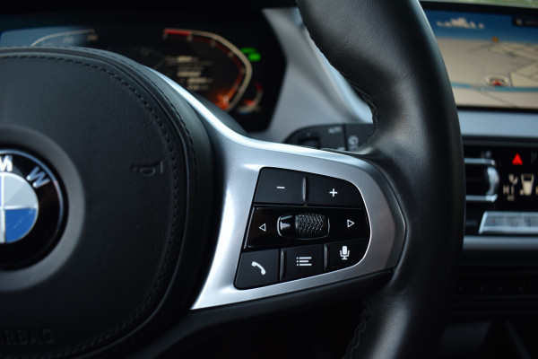 BMW 1-serie 118IA 140PK AUT. EXECUTIVE EDITION HEAD-UP/NAVI/CAMERA