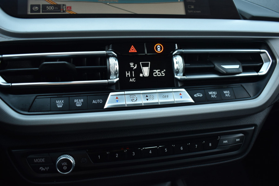 BMW 1-serie 118IA 140PK AUT. EXECUTIVE EDITION HEAD-UP/NAVI/CAMERA