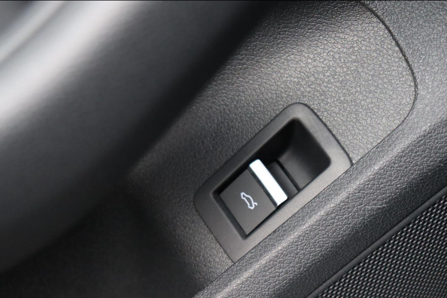 Audi A4 Avant 35 TFSI Advanced Edition org NL el.trekhaak +klep