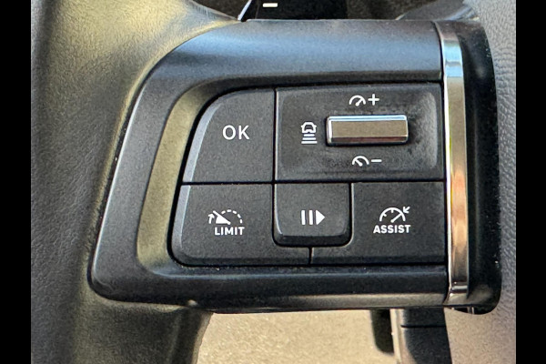 Citroën C4 1.2 PureTech Feel Automaat Adaptive cruise Airco Apple / Android Dodehoekdetectie Navi Parkeercamera / sensoren Head-Up