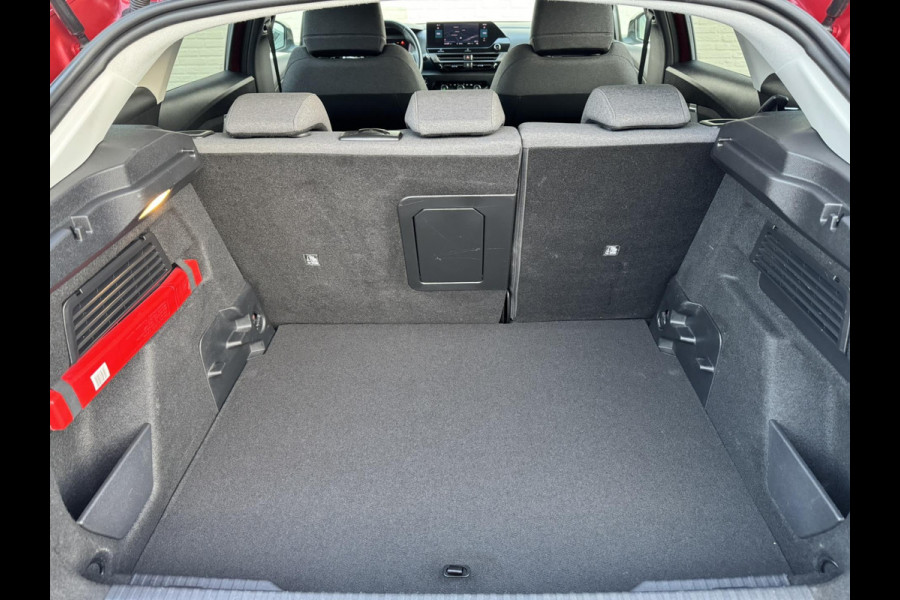 Citroën C4 1.2 PureTech Feel Automaat Adaptive cruise Airco Apple / Android Dodehoekdetectie Navi Parkeercamera / sensoren Head-Up