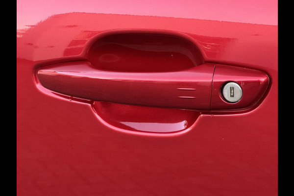 Citroën C4 1.2 PureTech Feel Automaat Adaptive cruise Airco Apple / Android Dodehoekdetectie Navi Parkeercamera / sensoren Head-Up