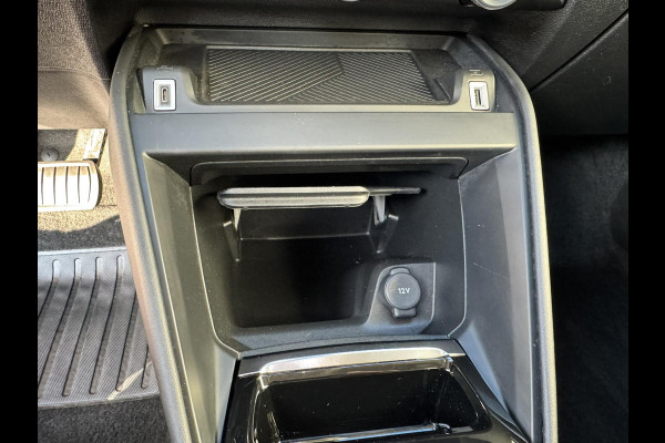 Citroën C4 1.2 PureTech Feel Automaat Adaptive cruise Airco Apple / Android Dodehoekdetectie Navi Parkeercamera / sensoren Head-Up