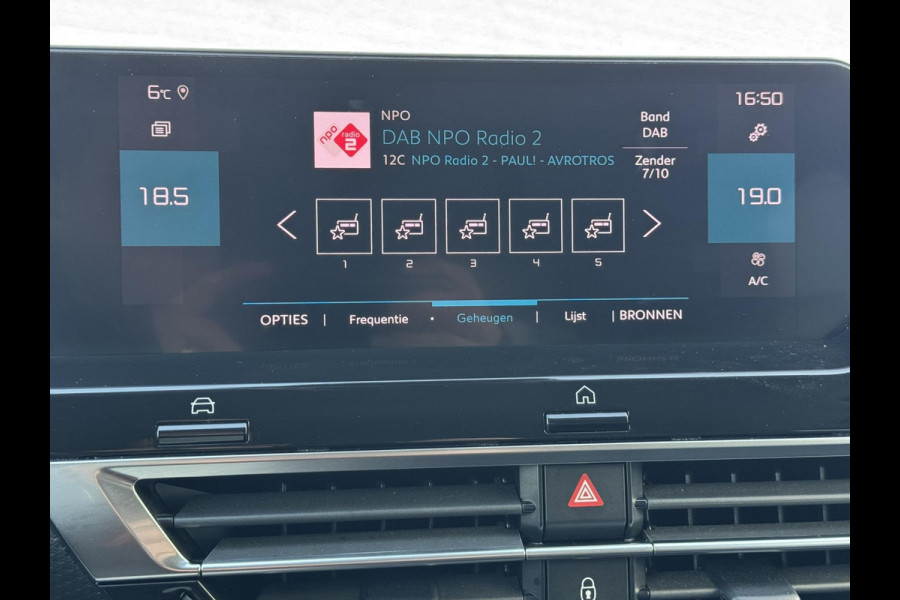 Citroën C4 1.2 PureTech Feel Automaat Adaptive cruise Airco Apple / Android Dodehoekdetectie Navi Parkeercamera / sensoren Head-Up