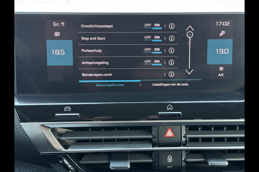 Citroën C4 1.2 PureTech Feel Automaat Adaptive cruise Airco Apple / Android Dodehoekdetectie Navi Parkeercamera / sensoren Head-Up