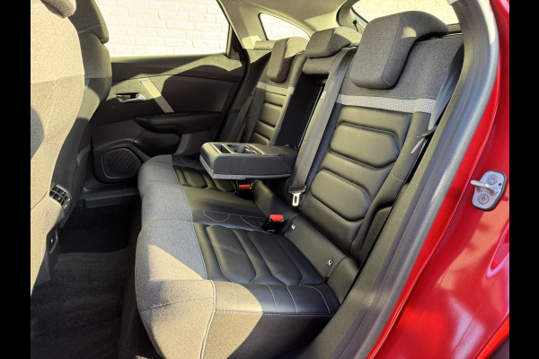 Citroën C4 1.2 PureTech Feel Automaat Adaptive cruise Airco Apple / Android Dodehoekdetectie Navi Parkeercamera / sensoren Head-Up