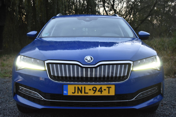 Škoda Superb Combi iV 218PK DSG HYBRID BUSINESS VIRTUAL/NAVI/TREKHAAK