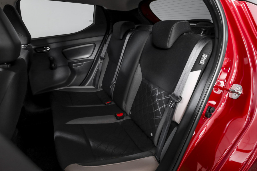 Nissan Micra 1.0L Acenta 70 PK Orig. NL | Cruise | PDC | Camera | NAV | Airco | DAB | LM 17" |