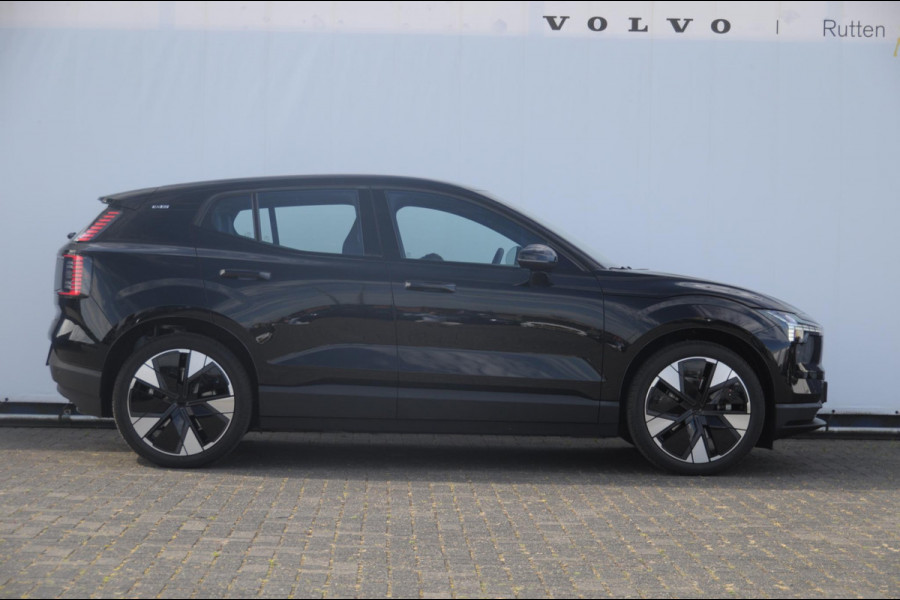 Volvo EX30 272PK Ext. Range Plus Adaptieve cruise control / BLIS / Parkeersensoren met camera / Elektrische achterklep / 20" velgen / Google infotainment / Keyless entry