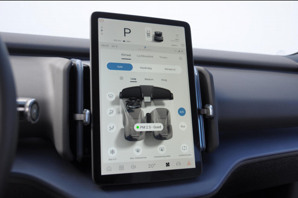 Volvo EX30 272PK Ext. Range Plus Adaptieve cruise control / BLIS / Parkeersensoren met camera / Elektrische achterklep / 20" velgen / Google infotainment / Keyless entry