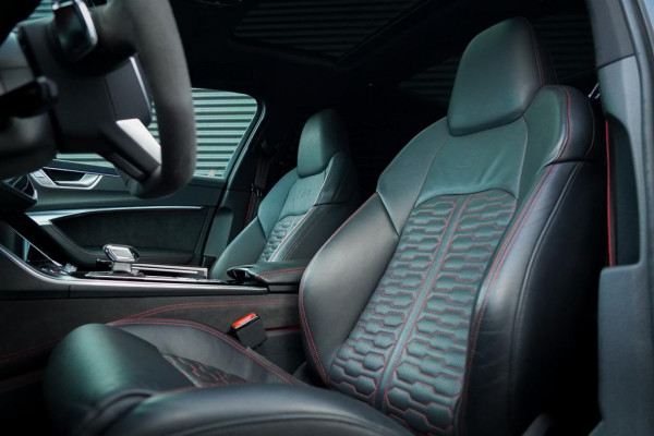 Audi A6 Avant RS 6 TFSI quattro / Pano / Dynamic+ / Keramisch / Nachtzicht / Valcona