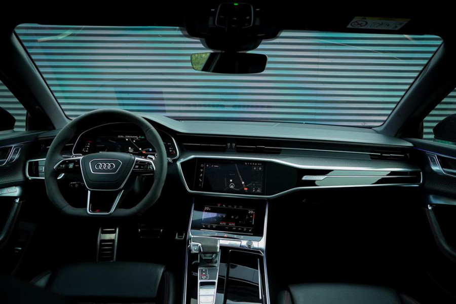 Audi A6 Avant RS 6 TFSI quattro / Pano / Dynamic+ / Keramisch / Nachtzicht / Valcona