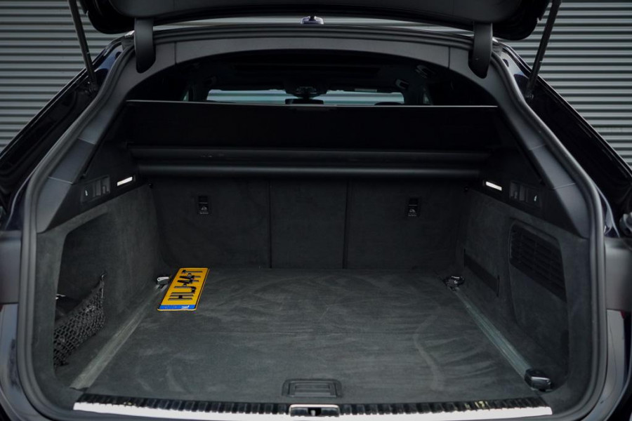 Audi A6 Avant RS 6 TFSI quattro / Pano / Dynamic+ / Keramisch / Nachtzicht / Valcona