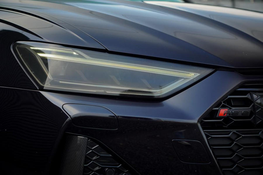 Audi A6 Avant RS 6 TFSI quattro / Pano / Dynamic+ / Keramisch / Nachtzicht / Valcona