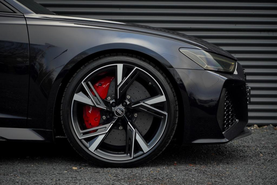 Audi A6 Avant RS 6 TFSI quattro / Pano / Dynamic+ / Keramisch / Nachtzicht / Valcona