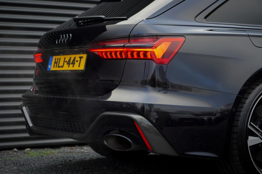 Audi A6 Avant RS 6 TFSI quattro / Pano / Dynamic+ / Keramisch / Nachtzicht / Valcona