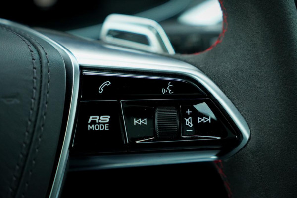 Audi A6 Avant RS 6 TFSI quattro / Pano / Dynamic+ / Keramisch / Nachtzicht / Valcona