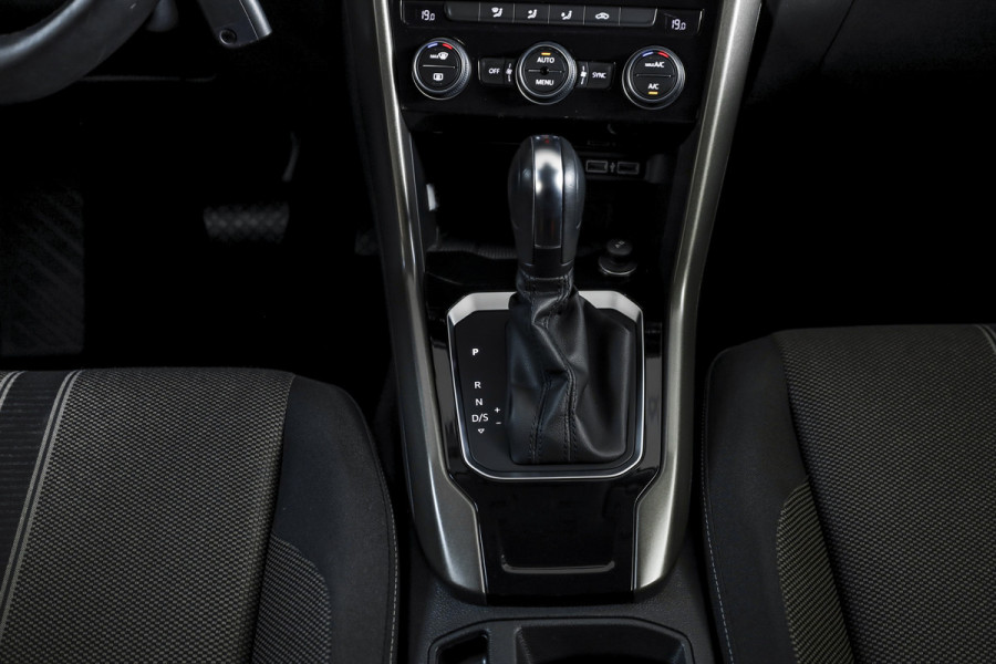 Volkswagen T-Roc 1.5 TSI 150 PK Style - Automaat | Adapt.Cruise | PDC | NAV+App.Connect | Auto.Airco | LM 17" |