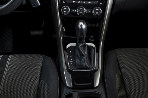 Volkswagen T-Roc 1.5 TSI 150 PK Style - Automaat | Adapt.Cruise | PDC | NAV+App.Connect | Auto.Airco | LM 17" |