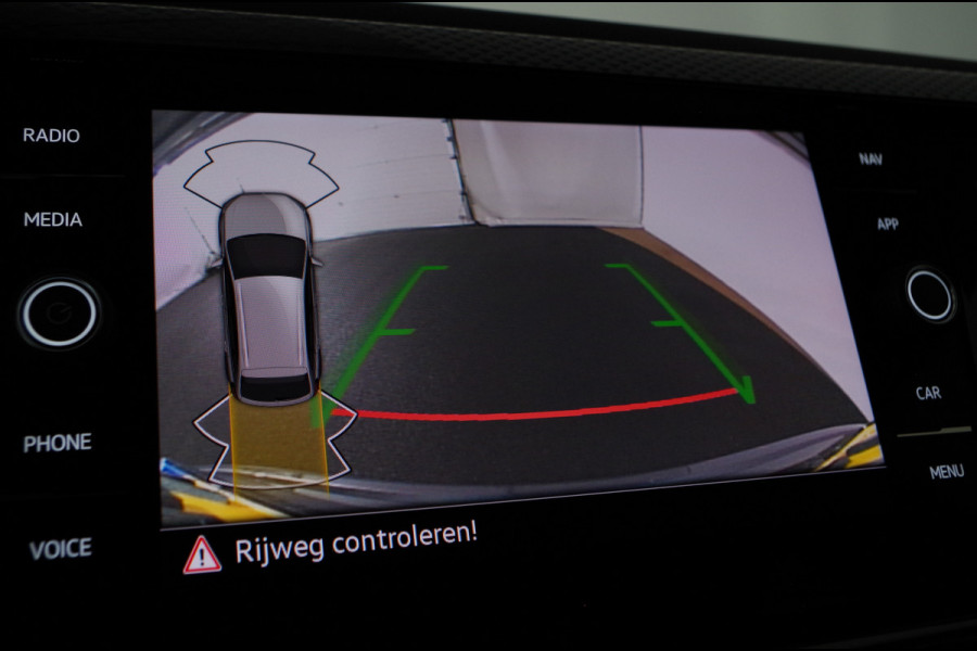 Volkswagen Taigo 1.0 TSI Life Edition Camera/adapt.cruise/Navi/parkeersensor V en A