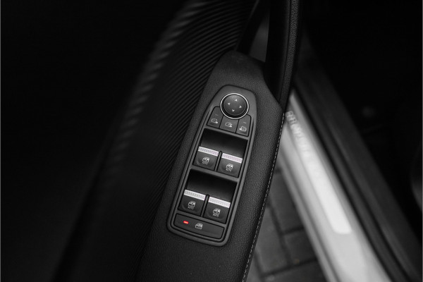 Renault Captur 1.3 TCe 140 R.S. Line Keyless Trekhaak Camera 18"