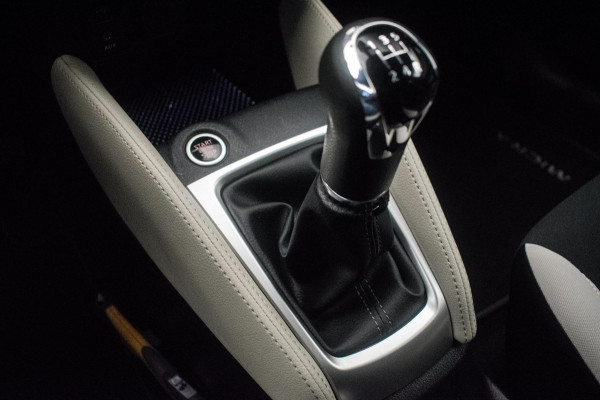 Nissan Micra 0.9 IG-T N-Connecta Sport [ Stoelverwarming Keyless LED Camera Climate Cruise Control Bluetooth ]