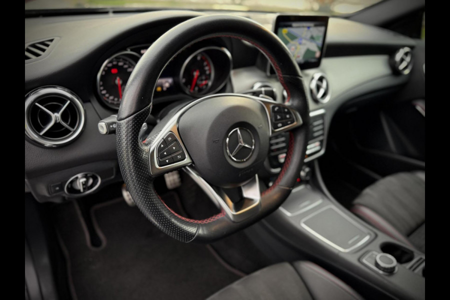 Mercedes-Benz GLA 180 AMG Panoramadak|Camera|Stoelverw.|Night pakket|Keyless-Go|