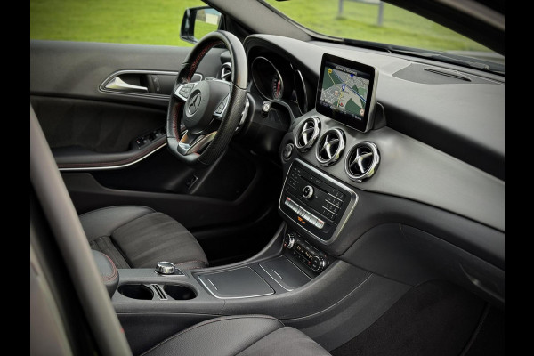Mercedes-Benz GLA 180 AMG Panoramadak|Camera|Stoelverw.|Night pakket|Keyless-Go|