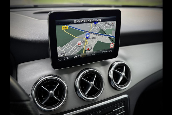 Mercedes-Benz GLA 180 AMG Panoramadak|Camera|Stoelverw.|Night pakket|Keyless-Go|