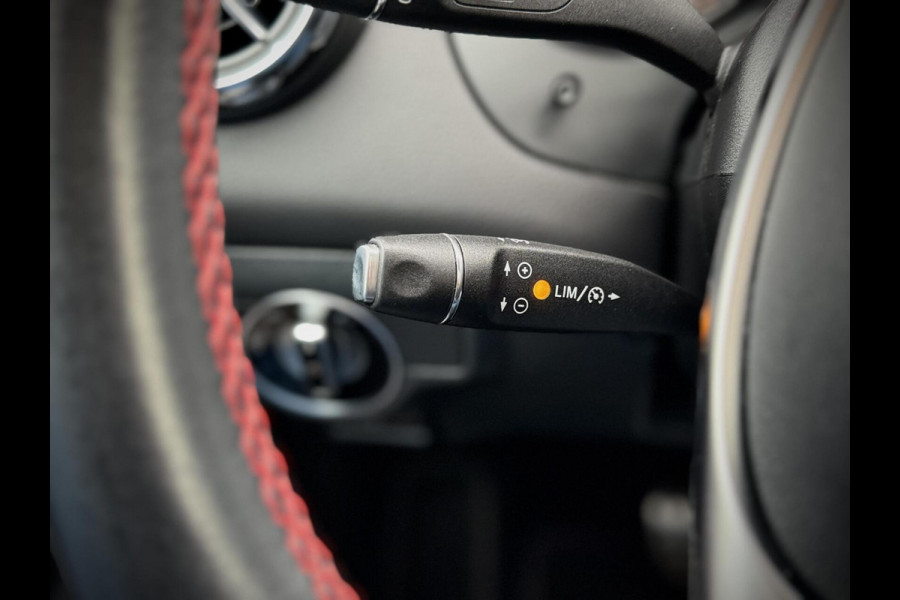 Mercedes-Benz GLA 180 AMG Panoramadak|Camera|Stoelverw.|Night pakket|Keyless-Go|