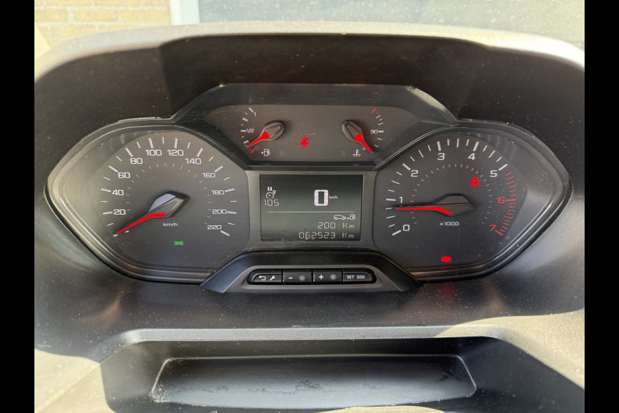 Peugeot Partner 1.5 BlueHDI EURO 6 Premium Cruise control/trekhaak/navigatie systeem