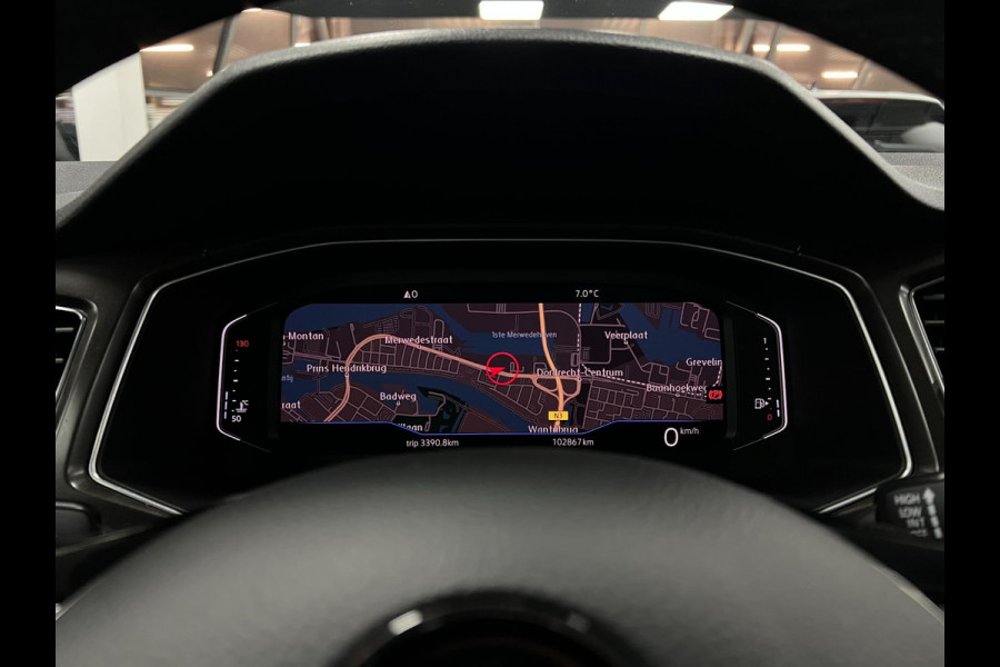 Volkswagen T-Roc 1.0 TSI | Carplay | Lane | Virtual |Led |