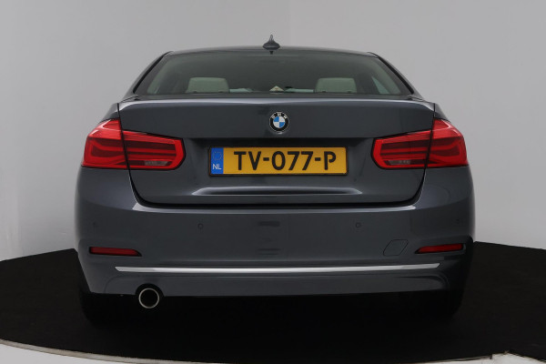 BMW 3 Serie 318i Luxury Edition (DEALER ONDERHOUDEN, PARKEERSENSOREN, NAVIGATIE, AUTOMAAT, CRUISE CONTROL)